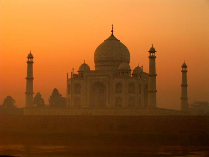 Agra: Metropolis in Uttar Pradesh, India