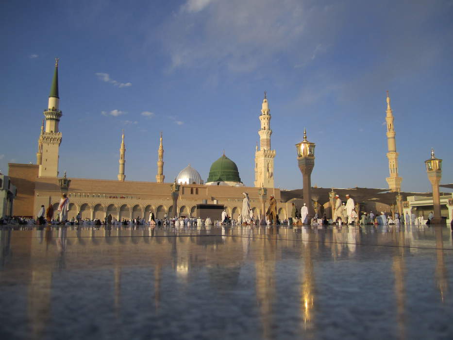 Al-Masjid an-Nabawi: Historic mosque in Medina, Saudi Arabia