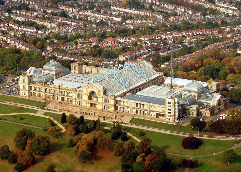 Alexandra Palace: Listed entertainment and sports venue in London