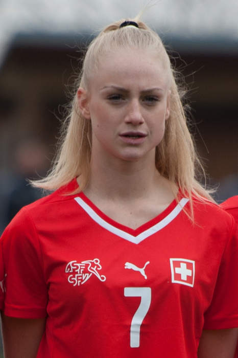 Alisha Lehmann: Swiss footballer (born 1999)