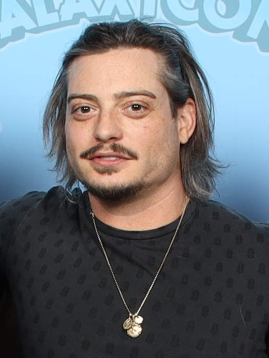 Andrew Lawrence (actor): American actor, filmmaker and singer (born 1988)