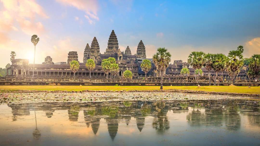 Angkor Wat: Temple complex in Cambodia
