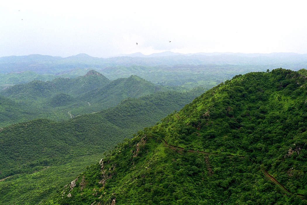 Aravalli Range: Mountain range in western India