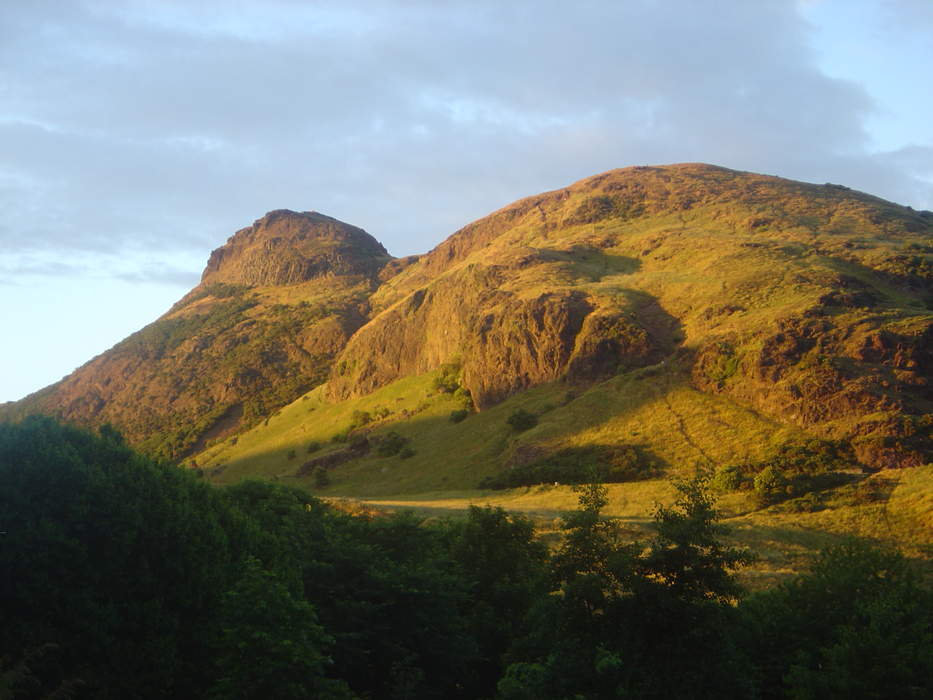Arthur's Seat: Mountainous hill in Edinburgh, Scotland