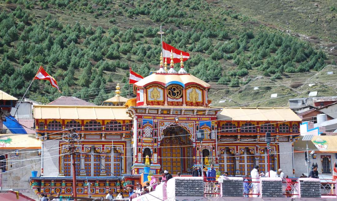 Badrinath Temple: Hindu temple of Vishnu in Uttarakhand, India