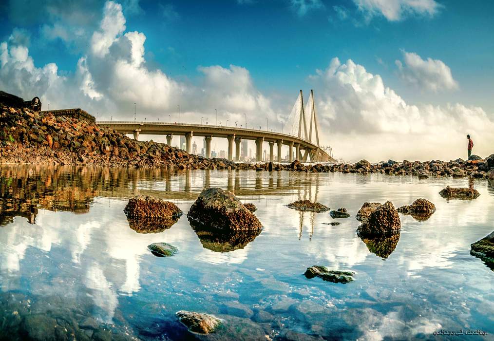 Bandra–Worli Sea Link: Bridge connecting Bandra and Worli, Mumbai, India