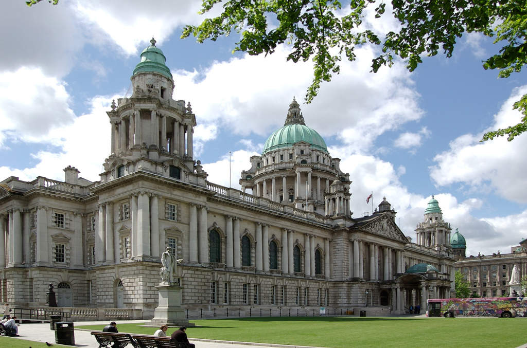 Belfast City Hall: Municipal building in Belfast, Northern Ireland