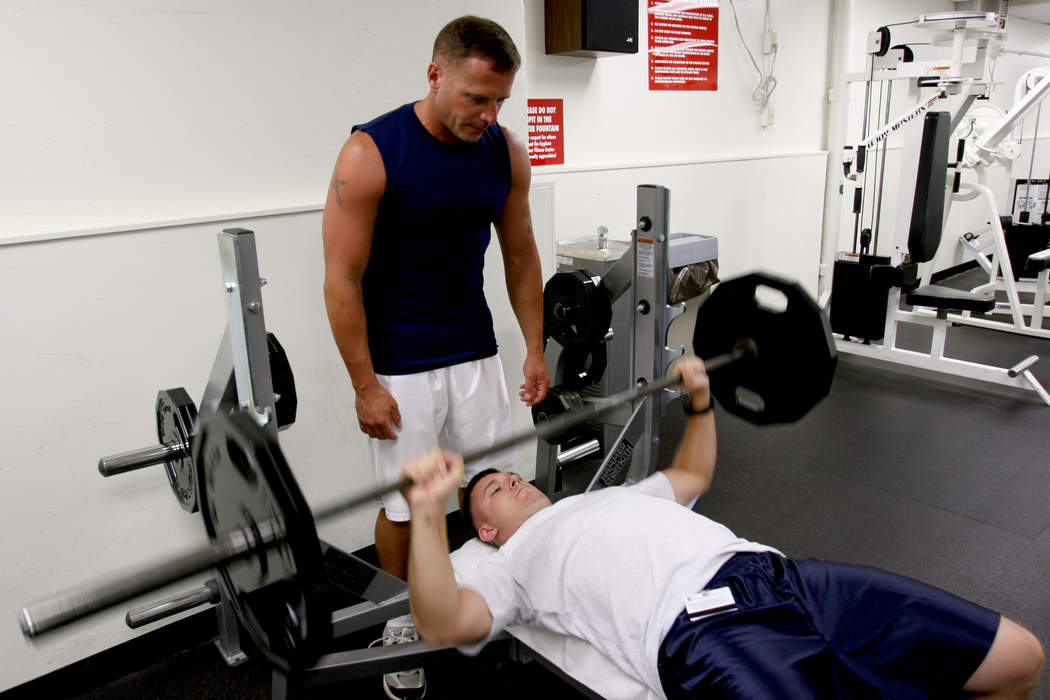 Bench press: Exercise of the upper body