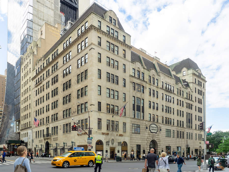 Bergdorf Goodman: Luxury department store in New York City, U.S.
