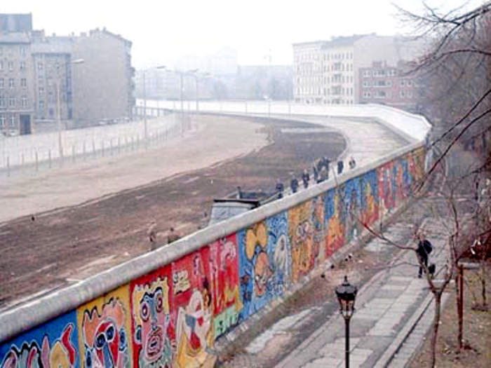 Berlin Wall: Barrier that once enclosed West Berlin