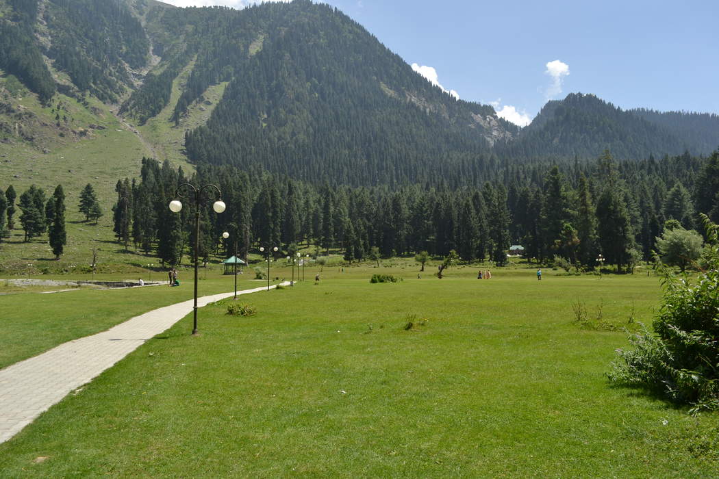 Betaab Valley: Valley in Jammu and Kashmir, India