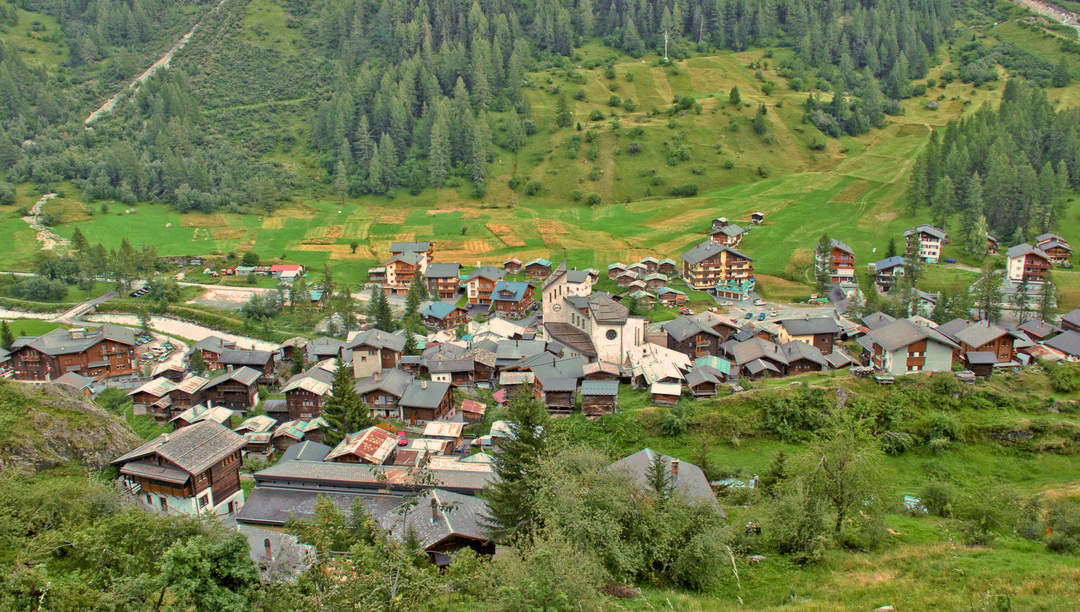 Blatten (Lötschen): Village and municipality in Valais, Switzerland