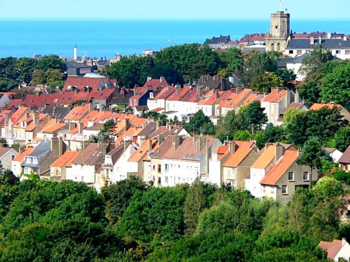 Boulogne-sur-Mer: Subprefecture and commune in Hauts-de-France, France