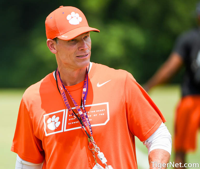 Brent Venables: American football player and coach (born 1970)