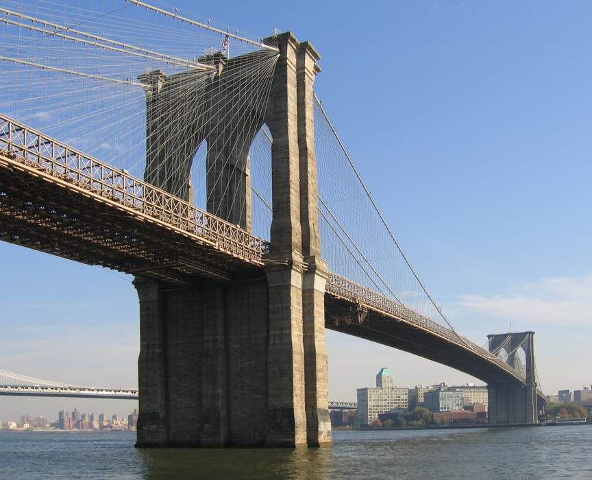 Brooklyn Bridge: Bridge in New York City