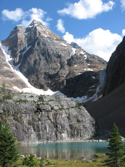Canadian Rockies: Mountain range in Canada