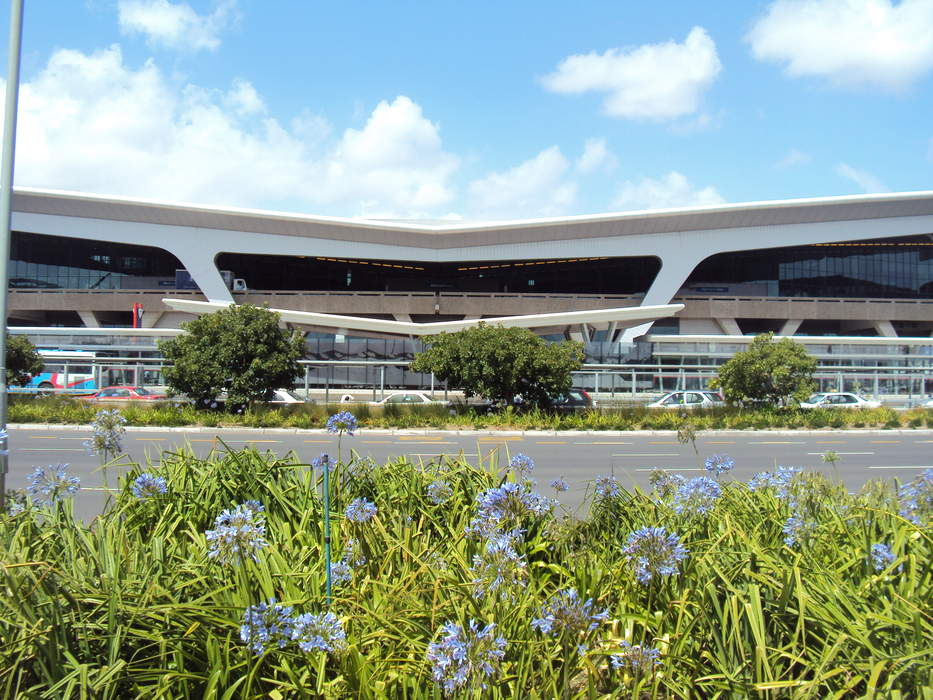 Cape Town International Airport: Airport in Cape Town, South Africa