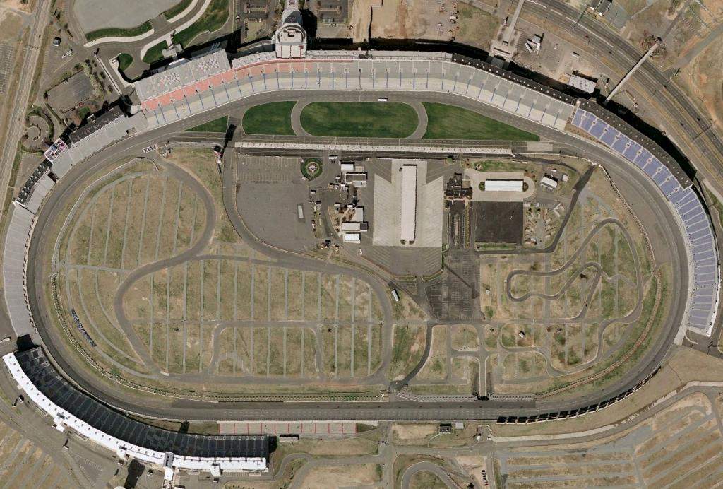 Charlotte Motor Speedway: Motorsport track in North Carolina, US