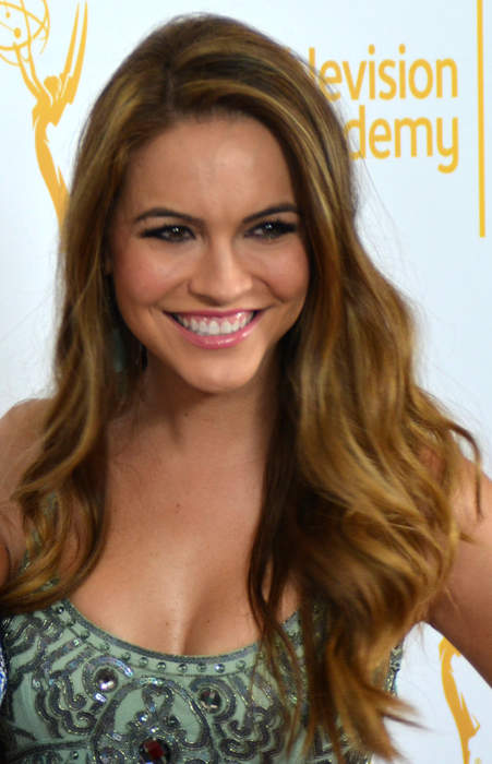 Chrishell Stause: American actress (born 1981)