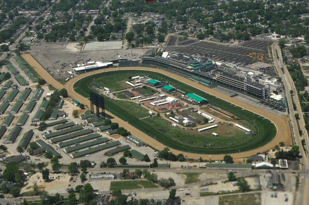 Churchill Downs: Thoroughbred racetrack in Kentucky, US