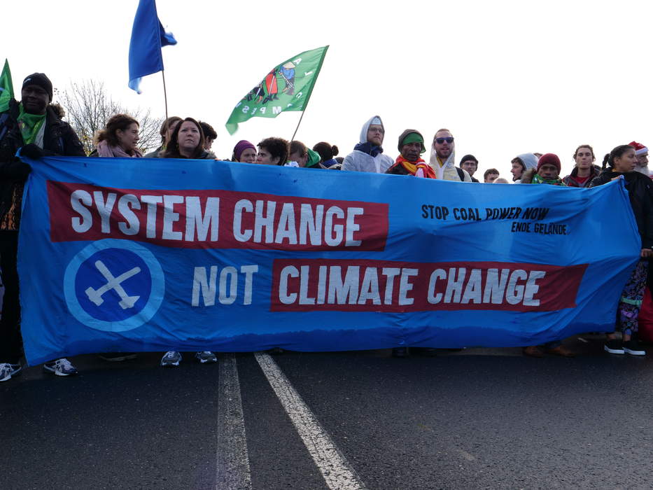 Climate movement: Nongovernmental organizations engaged in climate activism