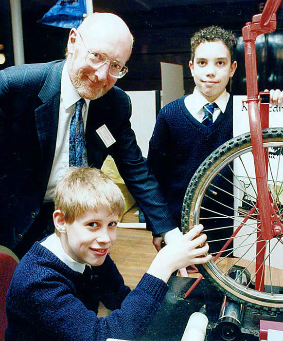 Clive Sinclair: English entrepreneur and inventor (1940–2021)