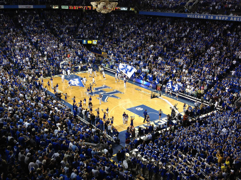 College basketball: Amateur basketball played by students of higher education institutions