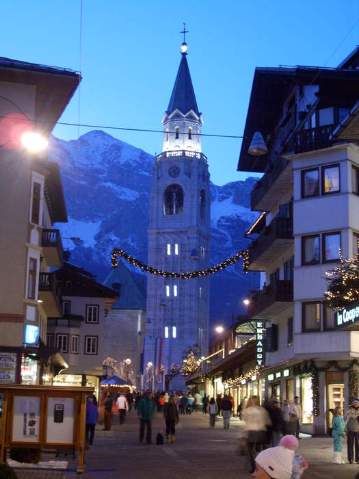 Cortina d'Ampezzo: Town and comune in Veneto, Italy