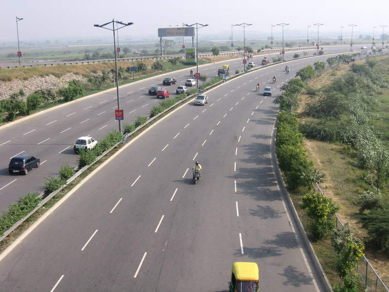 DND Flyway: India's first 8-lane wide expressway