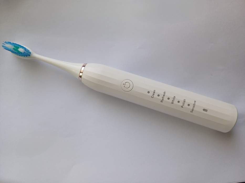 Electric toothbrush: Oral hygiene instrument