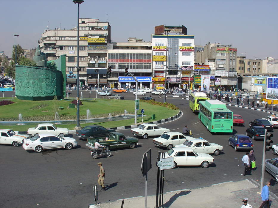 Enqelab Square: Square in Tehran, Iran