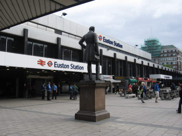 Euston railway station: Central London railway terminus