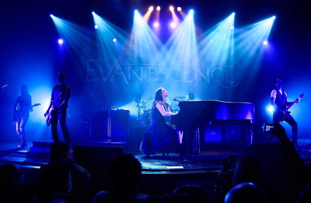 Evanescence: American rock band
