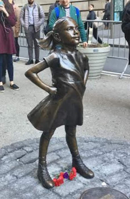 Fearless Girl: Bronze statue facing the Wall St. Charging Bull