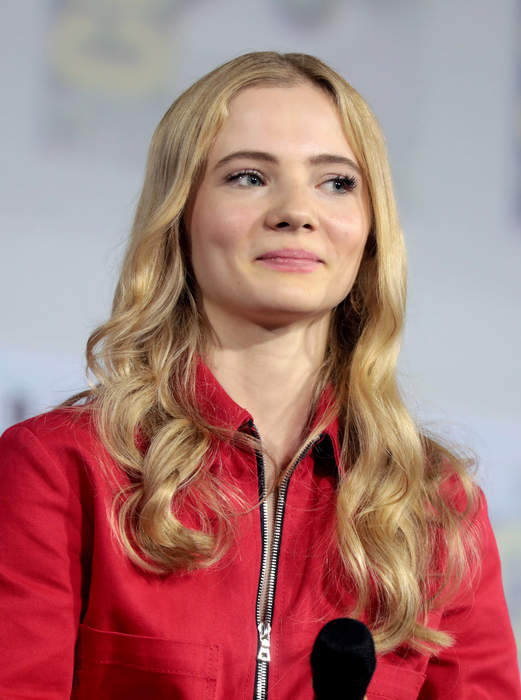 Freya Allan: English actress (born 2001)