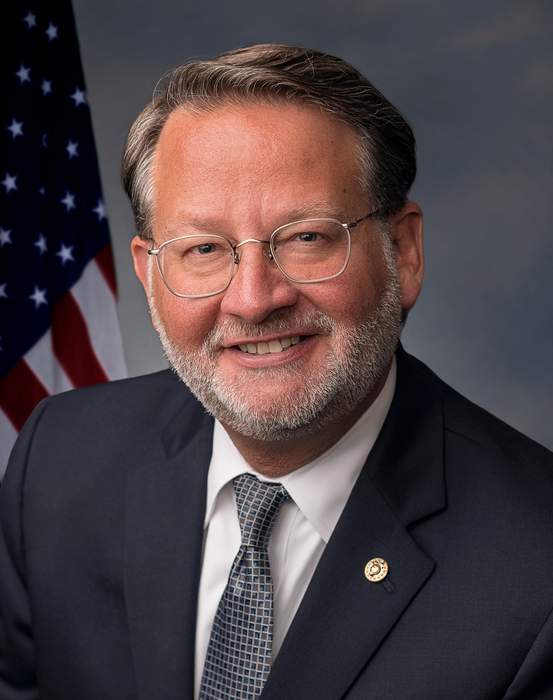 Gary Peters: American politician and naval officer (born 1958)