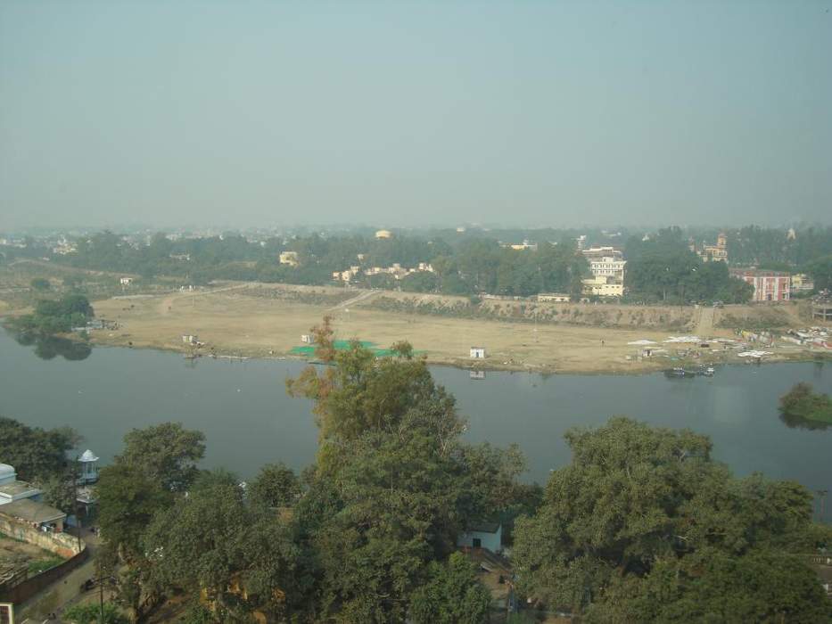 Gomti River: 