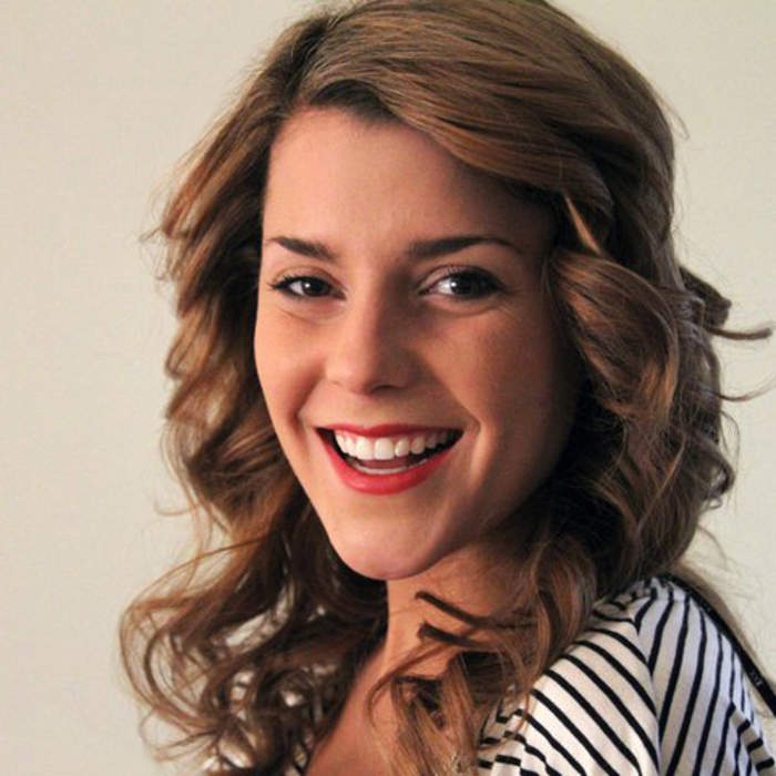 Grace Helbig: American YouTuber and actress