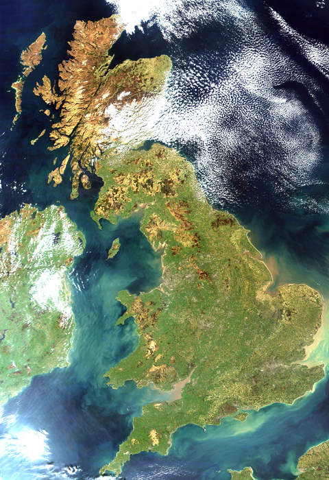 Great Britain: Island northwest of continental Europe