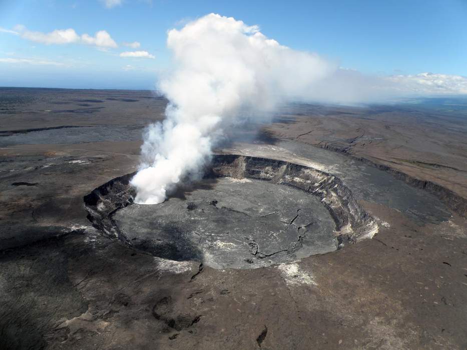 Halemaʻumaʻu: Pit crater in the summit caldera of Kīlauea in Hawaii