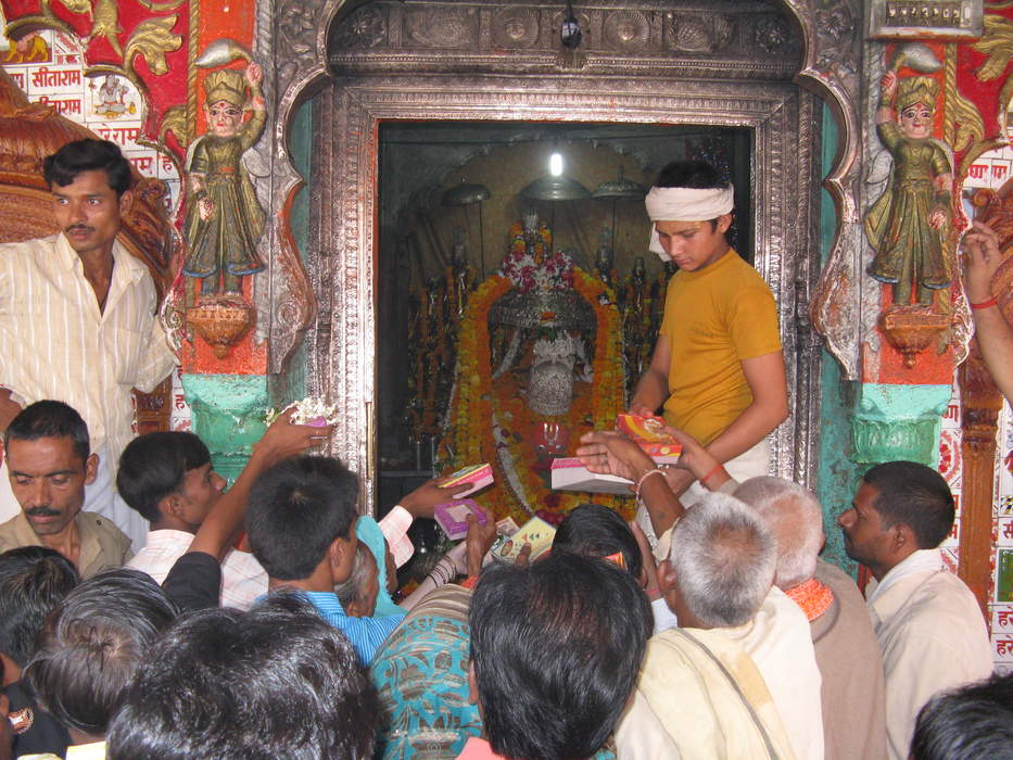 Hanuman Garhi Temple: Hindu Temple in Uttar Pradesh, India