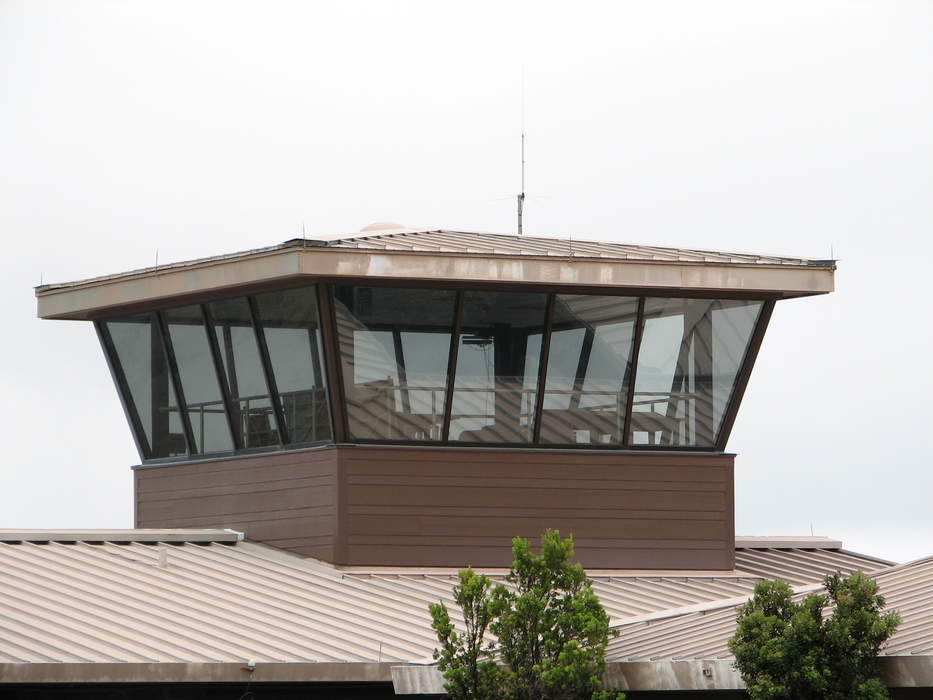 Hawaiian Volcano Observatory: Volcano observatory located at Uwekahuna Bluff on the rim of Kīlauea