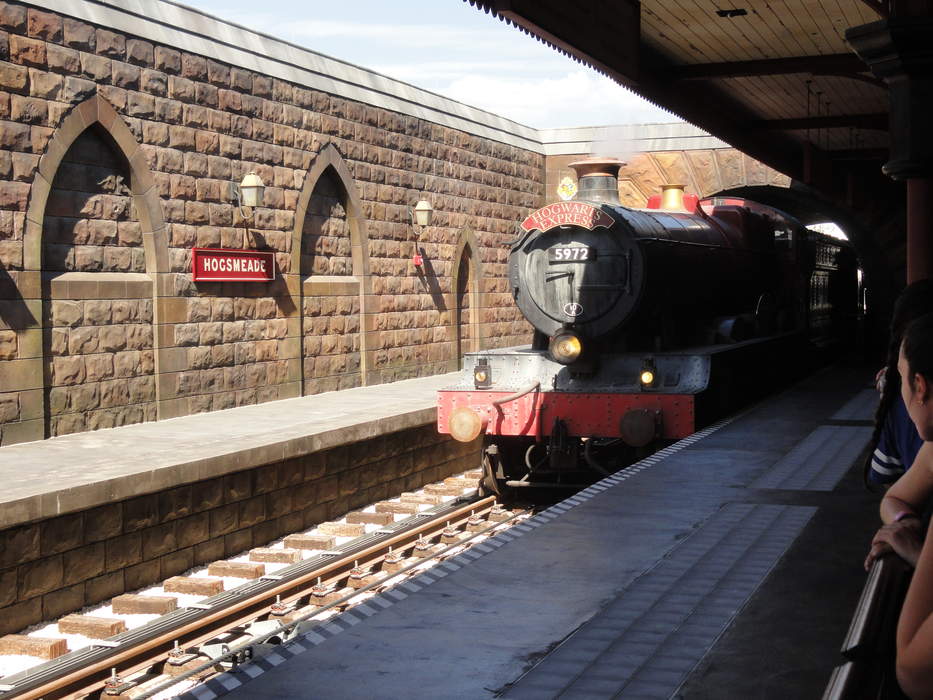Hogwarts Express (Universal Orlando Resort): Railway, people mover and attraction