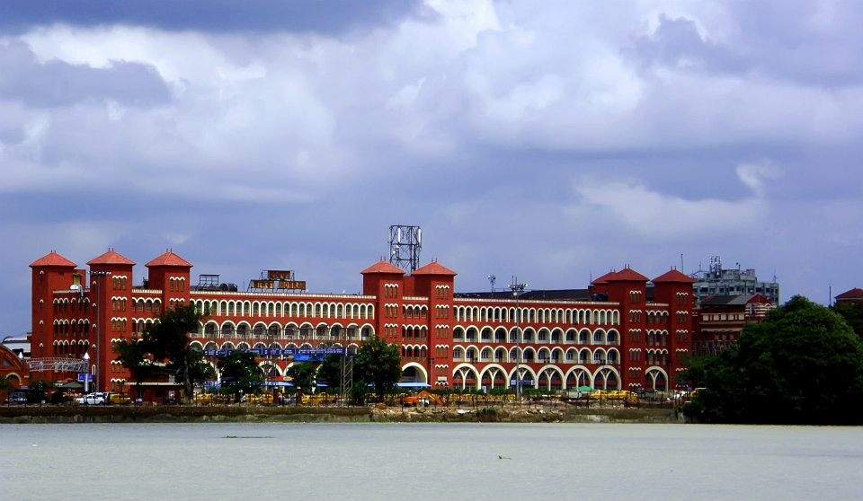 Howrah railway station: Railway station in Howrah, West Bengal, India