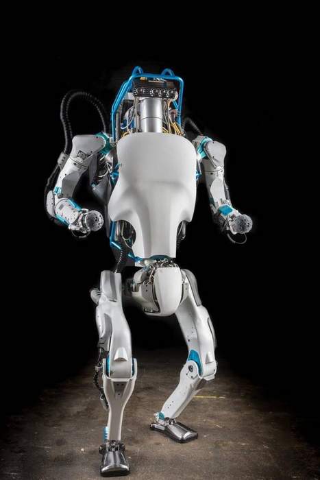 Humanoid robot: Body shape similar to a human