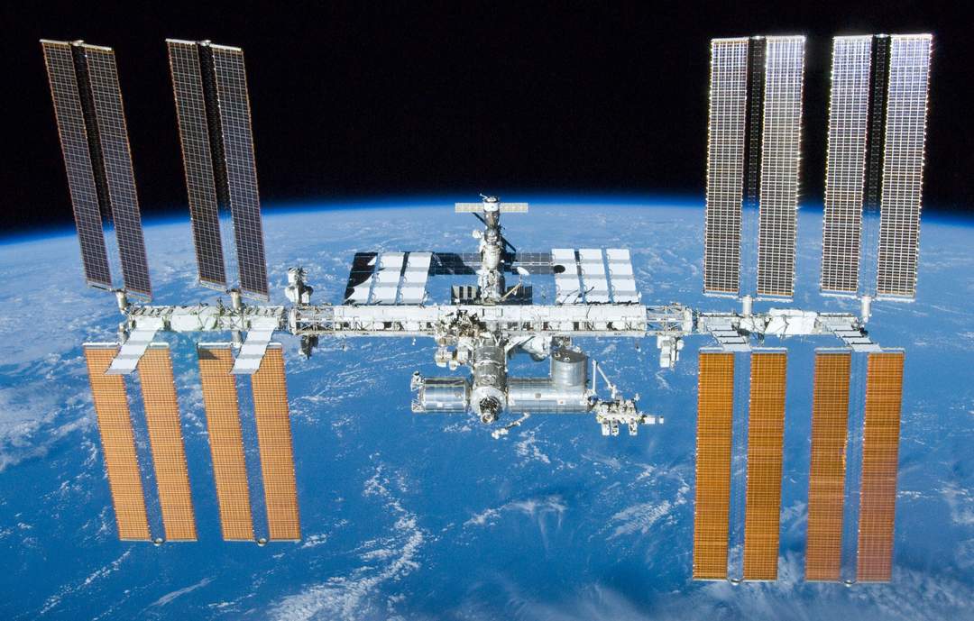 International Space Station: Inhabitated space station in low Earth orbit