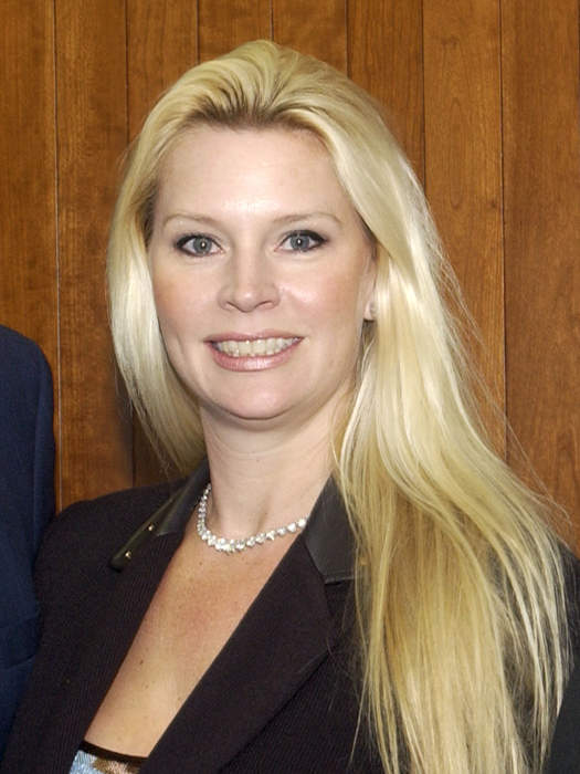 Jackie Siegel: American socialite and model (born 1966)