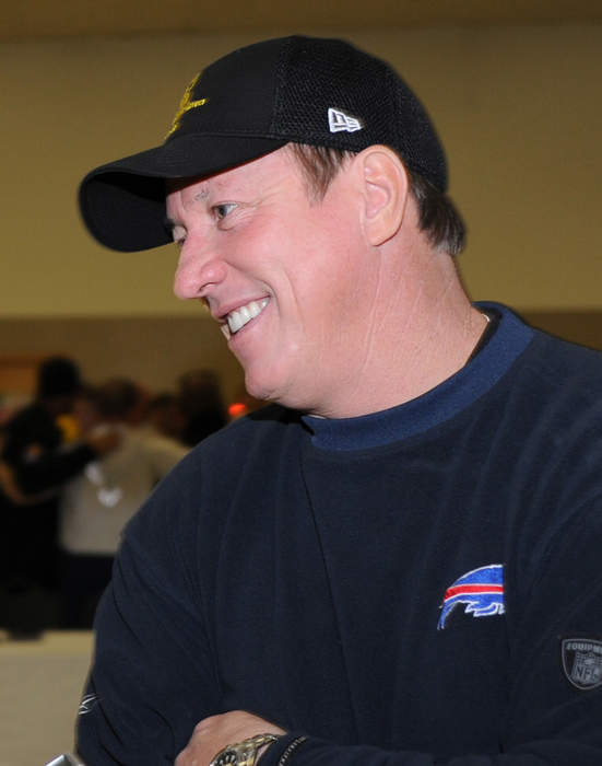 Jim Kelly: American football player (born 1960)