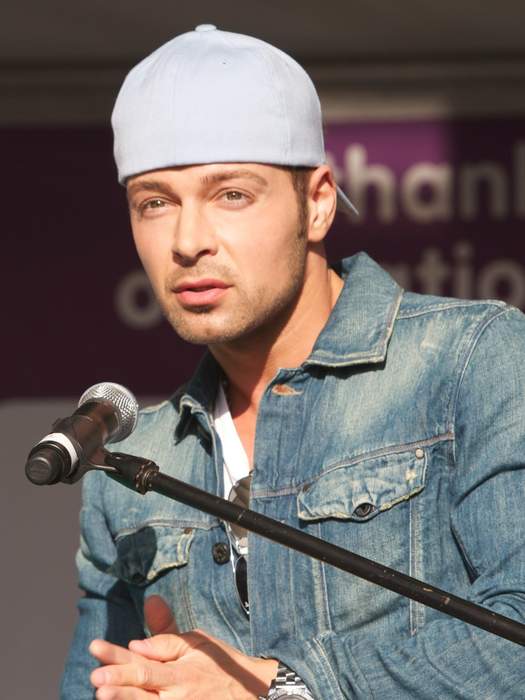Joey Lawrence: American actor, musician, singer-songwriter, record producer and game show host