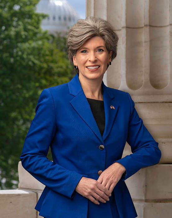 Joni Ernst: American politician and military officer (born 1970)